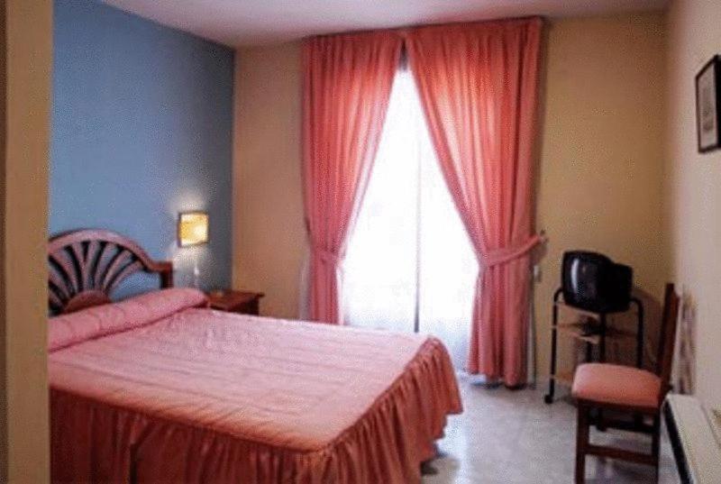 Hotel Laberinto ซีเกว็นซา ภายนอก รูปภาพ